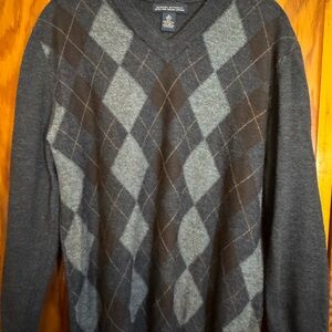 Banana Republic V-Neck Argyle Sweater - Dark Gray and Light Gray